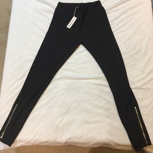 Sundry Skinny leggings with zippers! NWT Sz 1 !!!